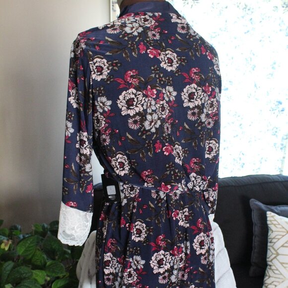Floral Print Nanette Lepore Robe - Picture 5 of 5